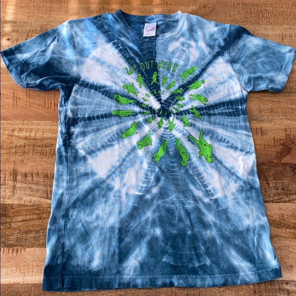 Rip N Dip Tie dye shirt with little aliens